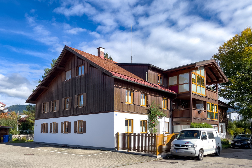 Sanierung Mehrfamilienhaus mit Grundwasserwärmepumpe 2025