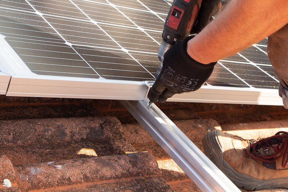 Monteur / Handwerker (m/w/d) für PV-Anlagen-Dachinstallationen